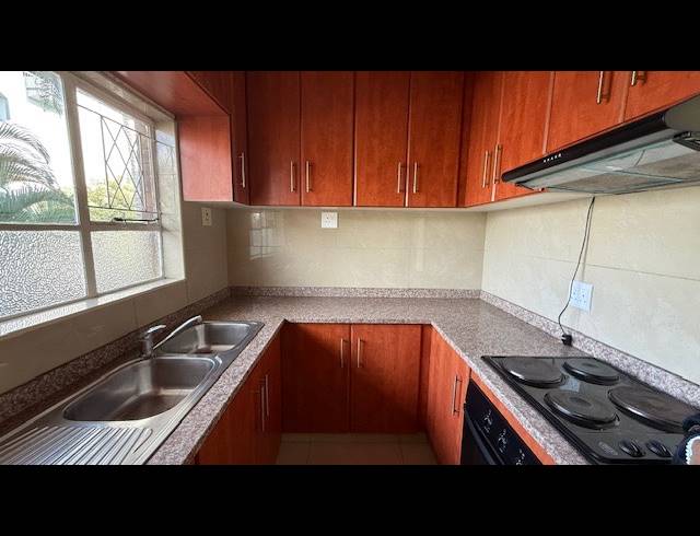 1 BEDROOM APARTMENT TO LET IN ESSENWOOD